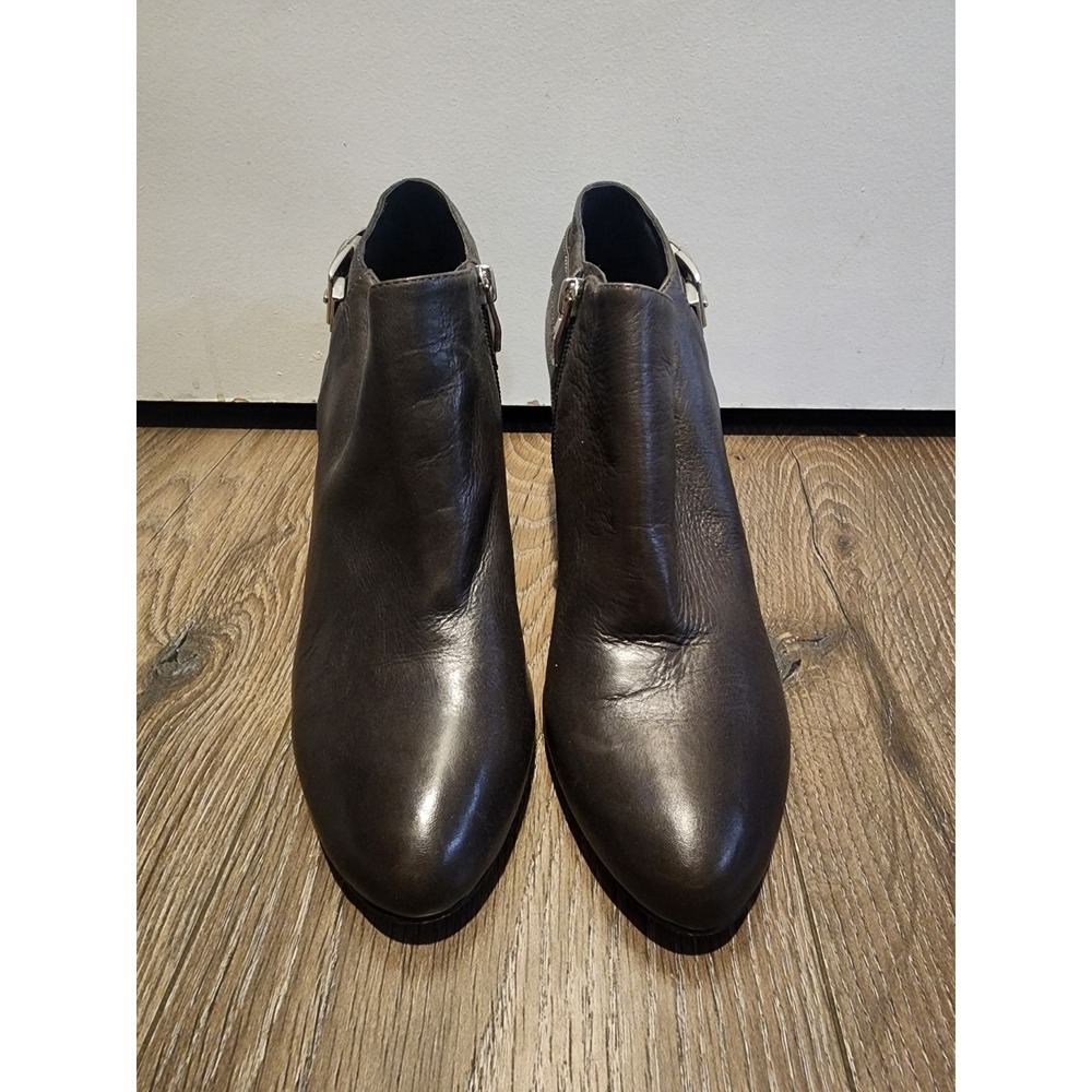 Vince Camuto Grey Leather Suede Buckle Ankle Booties Shooties Size 8.5 M 38.5